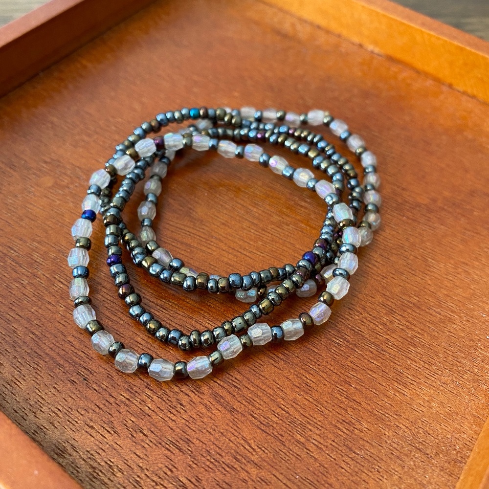 ⭐️Free with purchase ⭐️- bracelet
